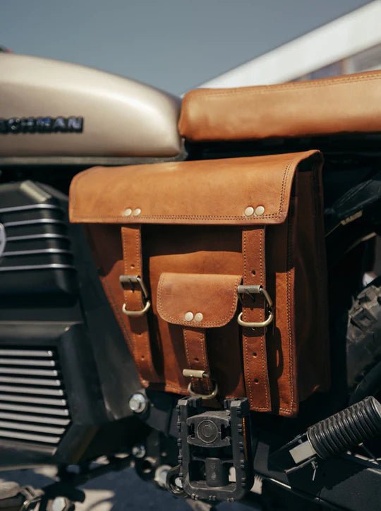 Leather Saddle Bag 1 unit side