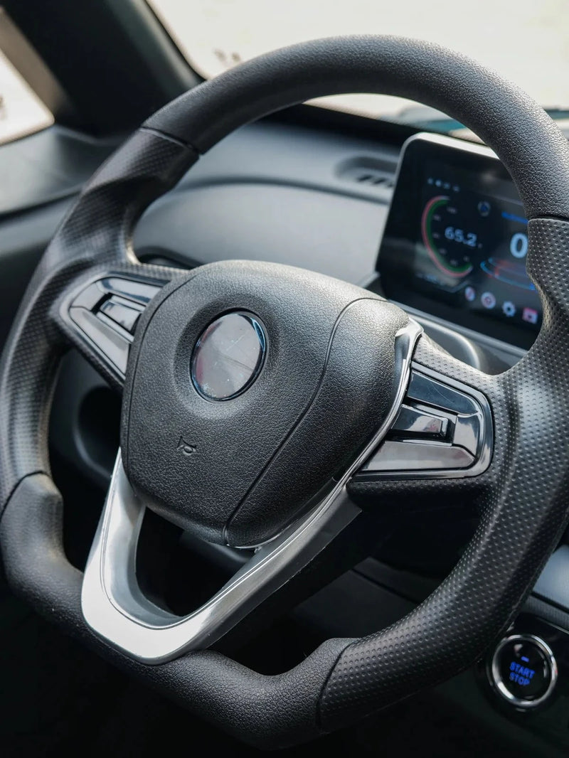 Enza: car-style steering wheel