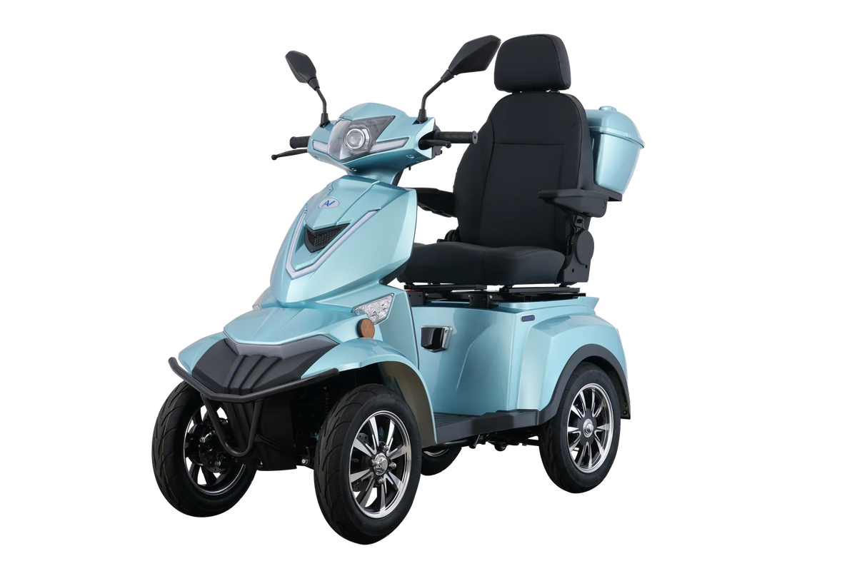 Avantis Traveller in Alice Blue