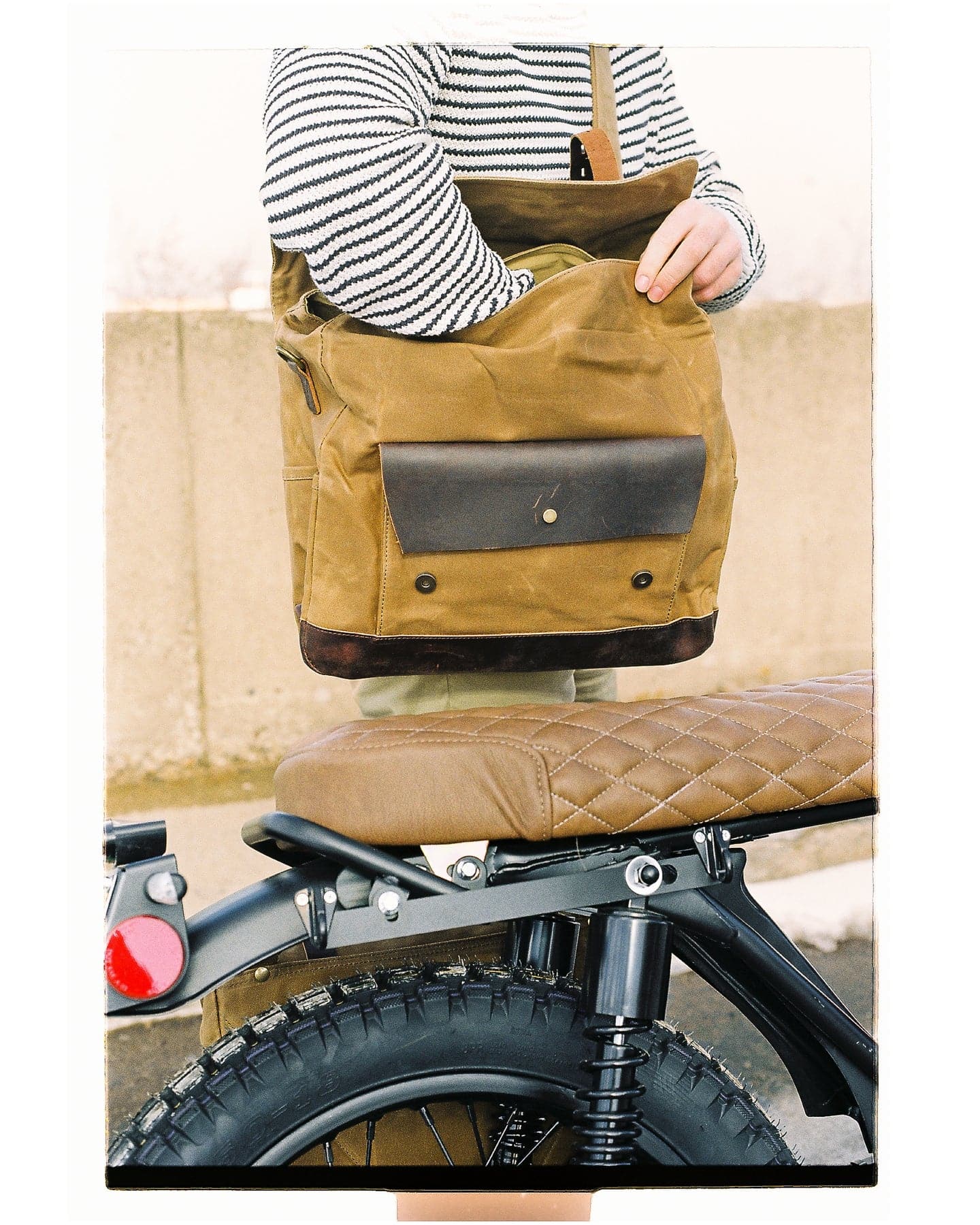 Beachman Accessory Messenger Bag