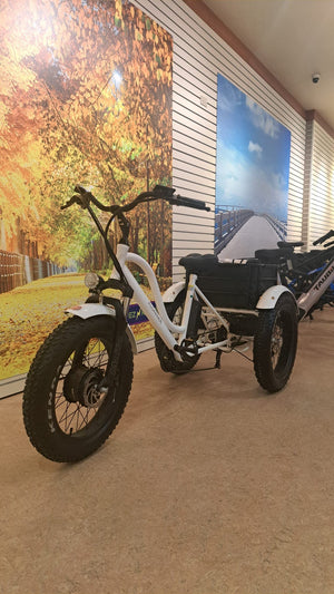 Daymak E-Bike White Daymak Florence Fat Tire Trike (Demo Unit)