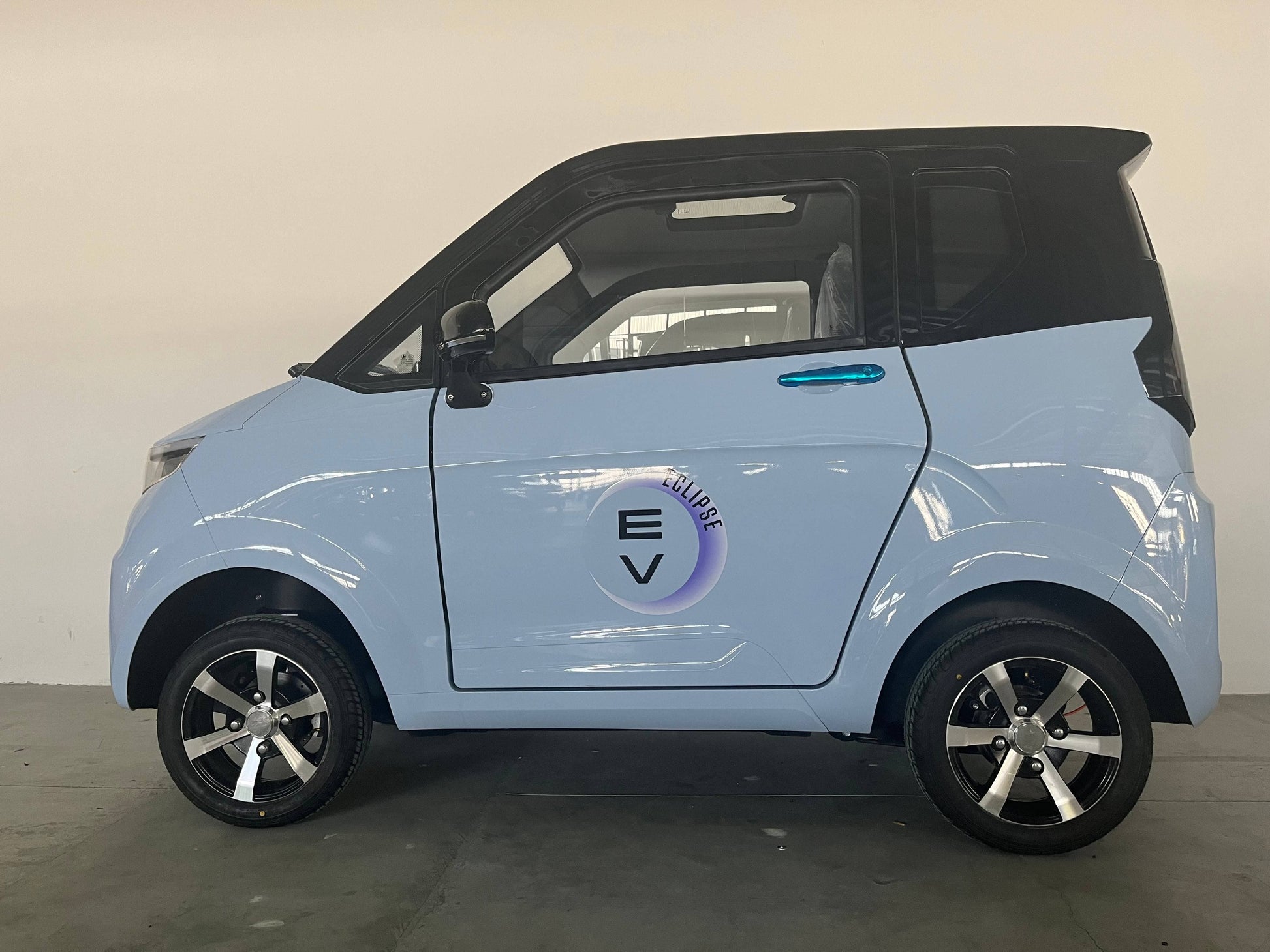 Eclipse EV Enclosed Mobility Scooter Powder Blue / Steering Wheel Eclipse EV Paradisio