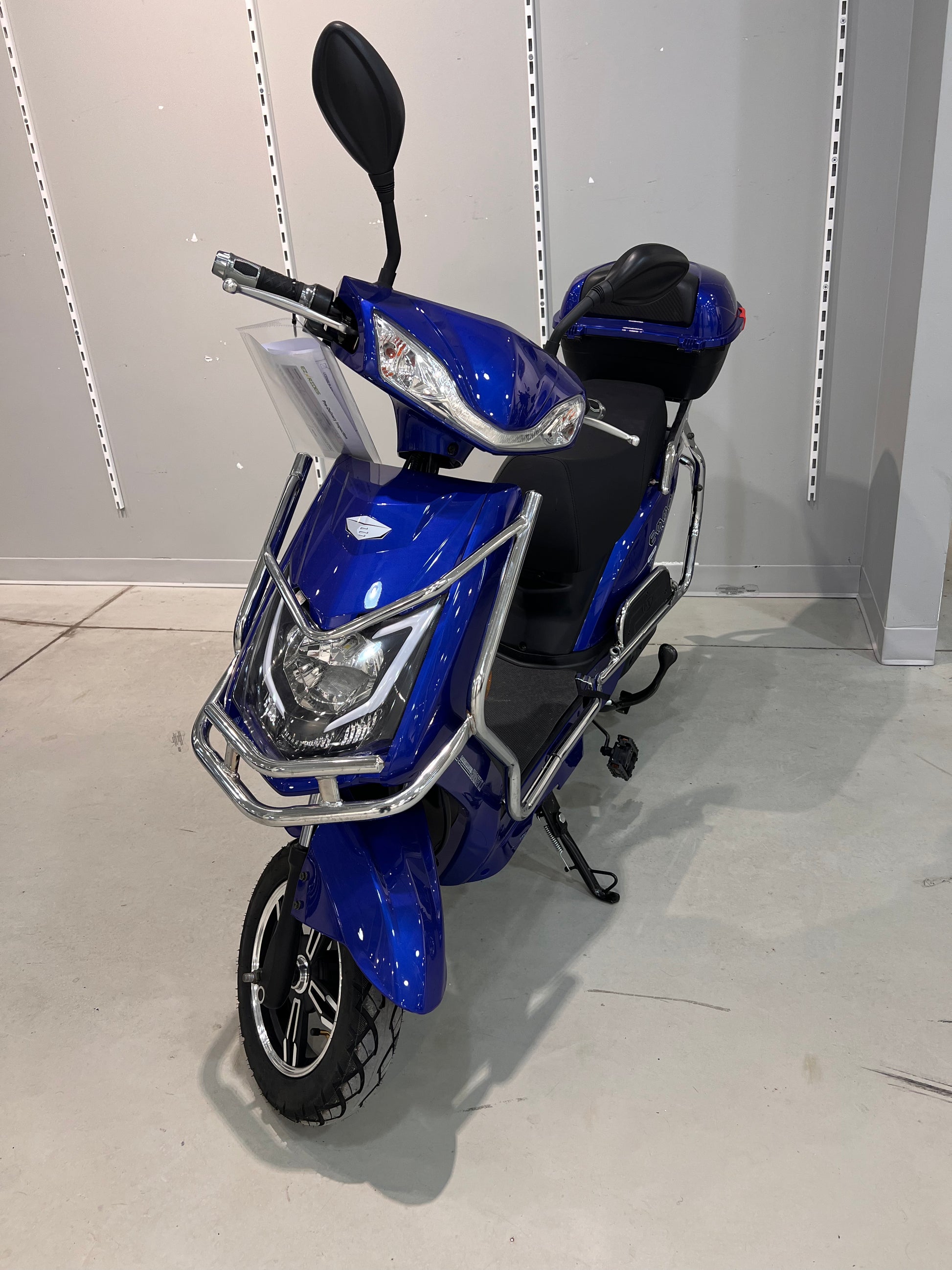 Emmo Electric Moped 48V Hornet Xi (Demo) - 480km