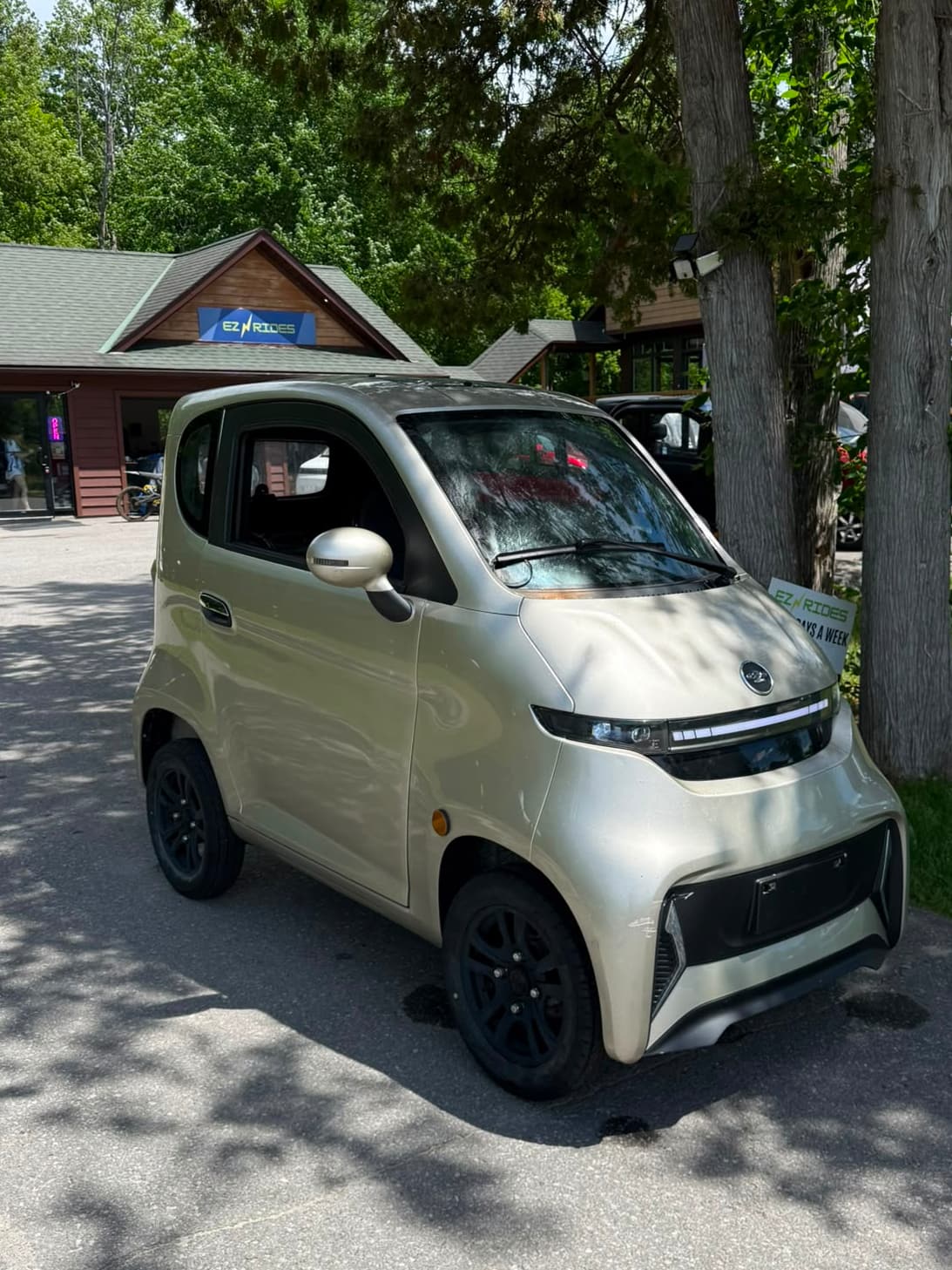 Emmo Enclosed Mobility Scooter ET4 Cruise Connect (Trade In)