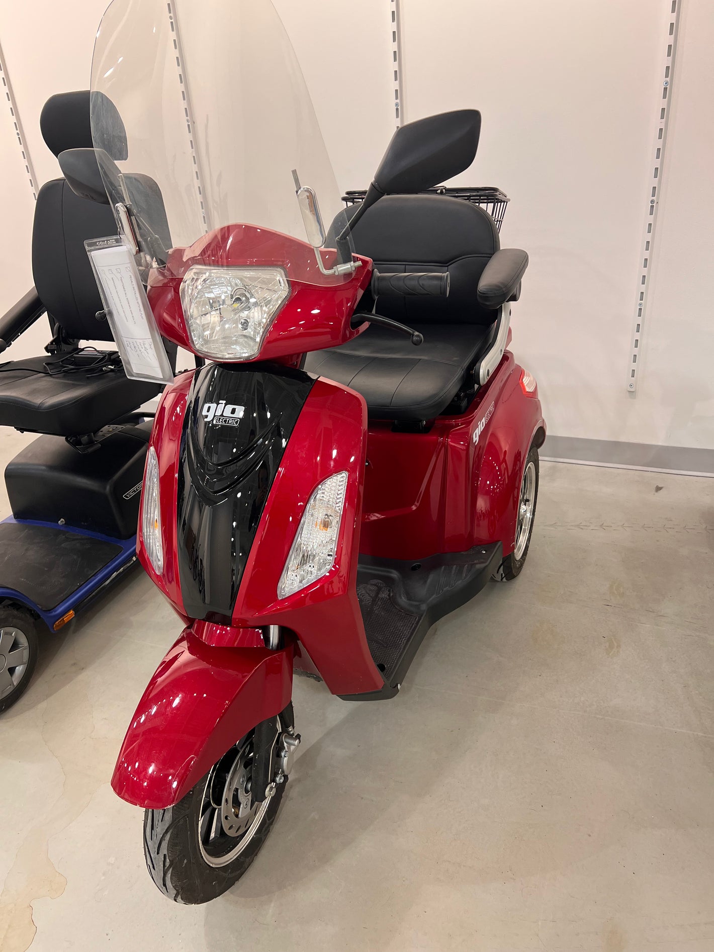 Gio Mobility Scooter Gio Regal (Demo) - 540km
