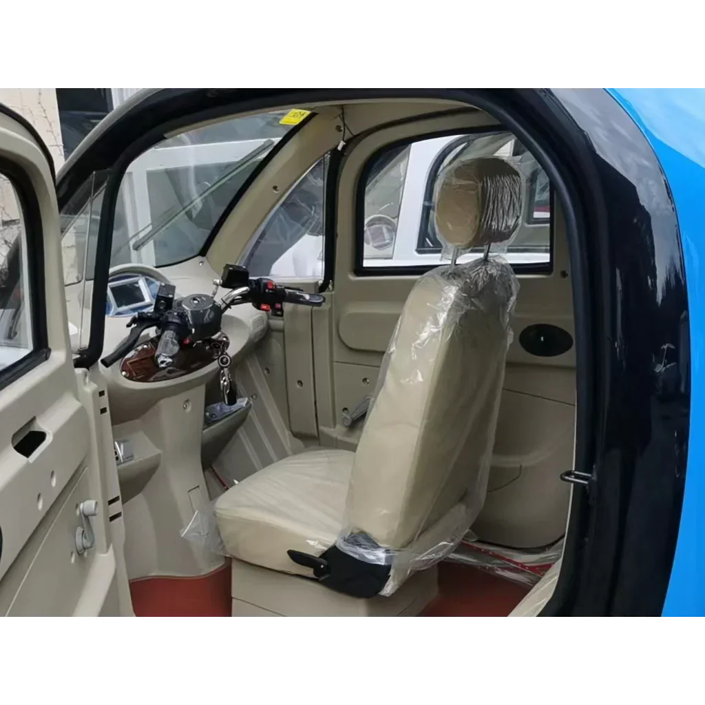 GVA Enclosed Mobility Scooter Gio Golf Enclosed