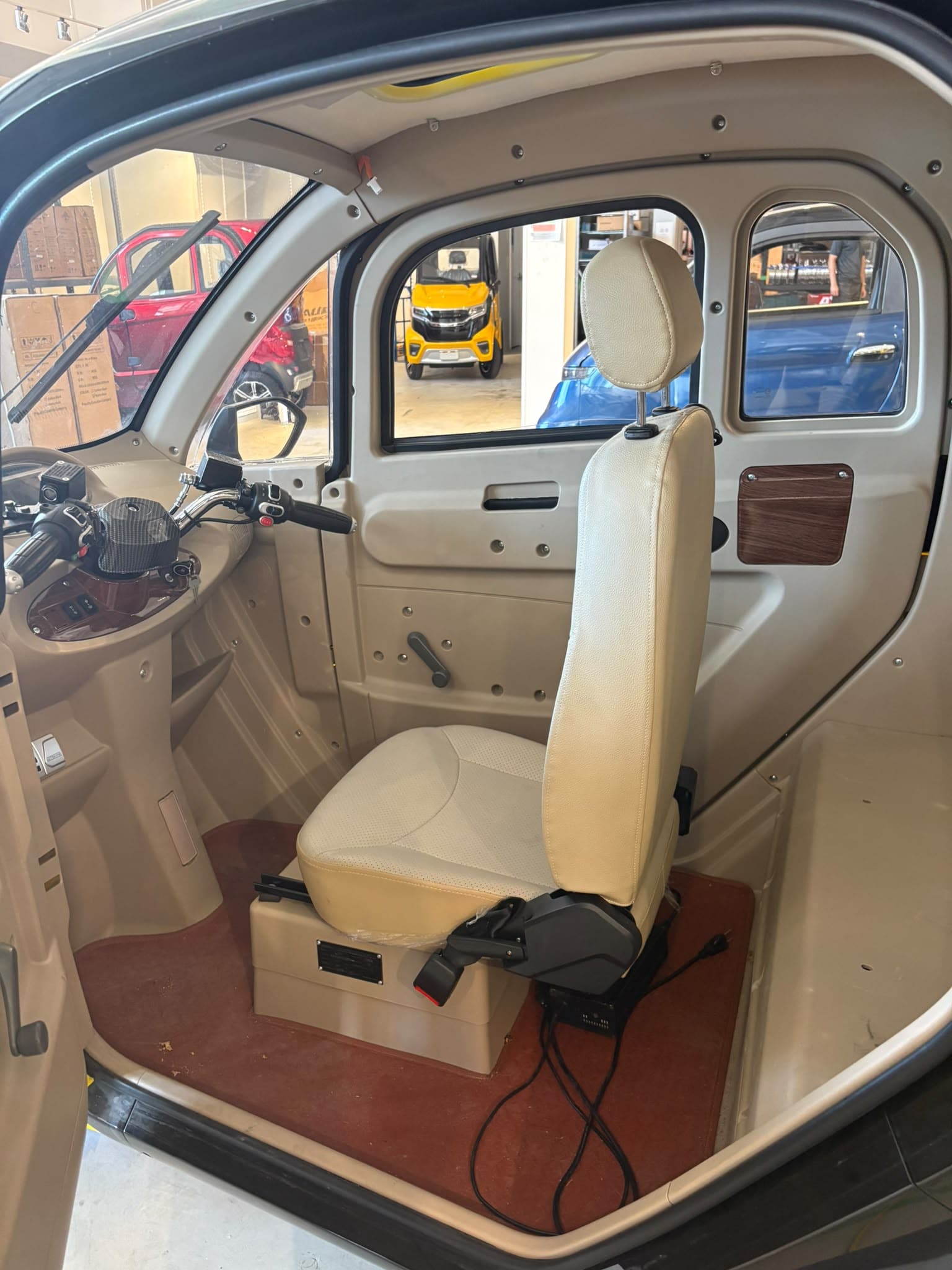 GVA Enclosed Mobility Scooter Yellow Gio Golf Enclosed (Trade In)