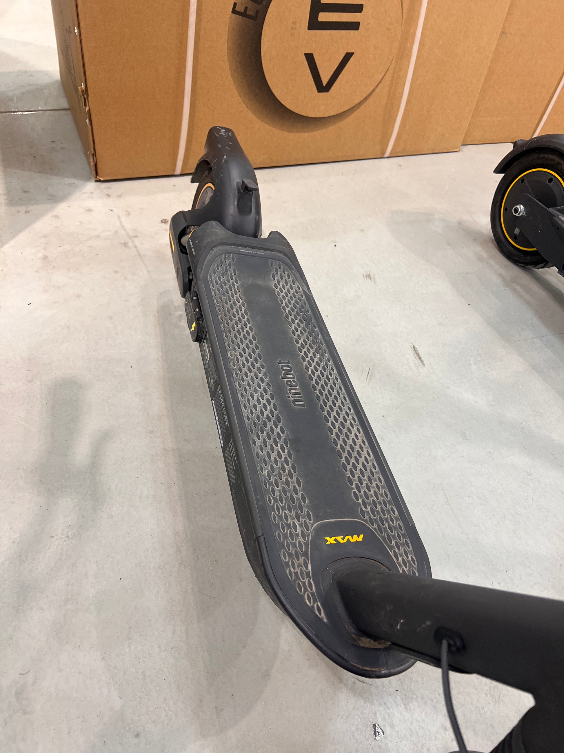 Ninebot E-Scooter Segway Ninebot MAX G2 (Consignment)