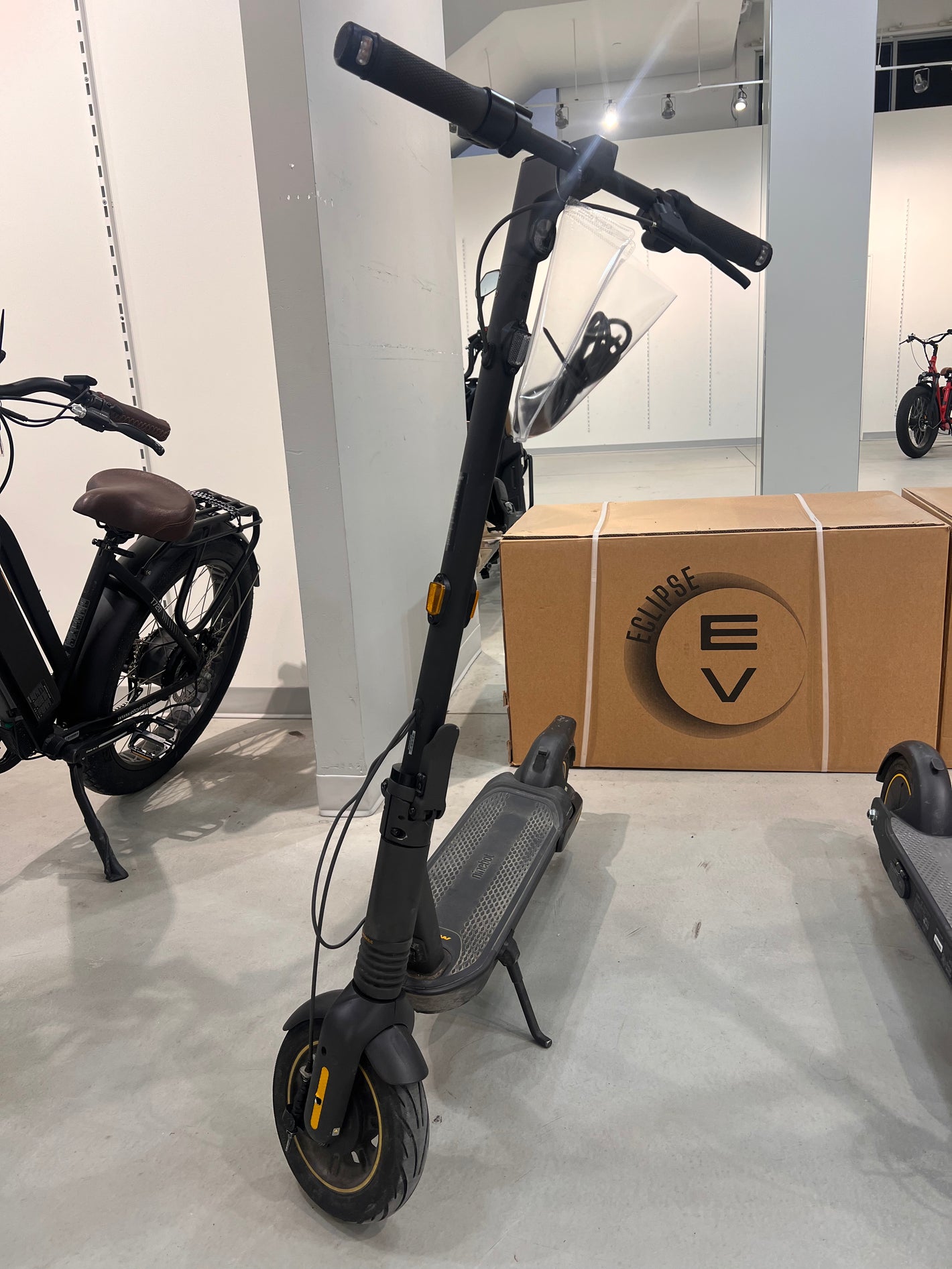 Ninebot E-Scooter Segway Ninebot MAX G2 (Consignment)